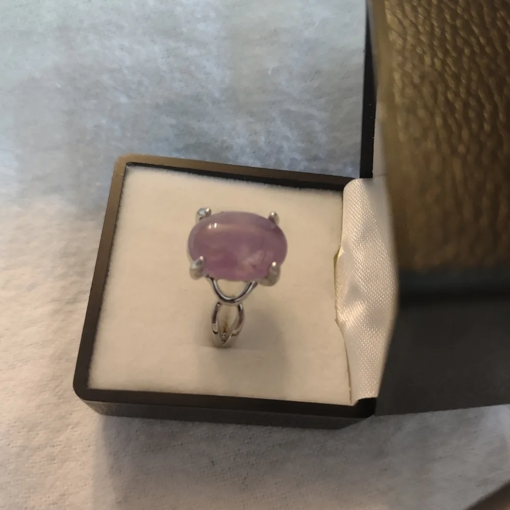 New stunning women's size 8.5 purple ring